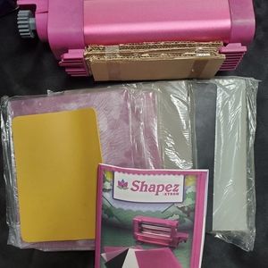 Xyron Shapez Die Press, Cut, Embossing Attachment for Creatopia